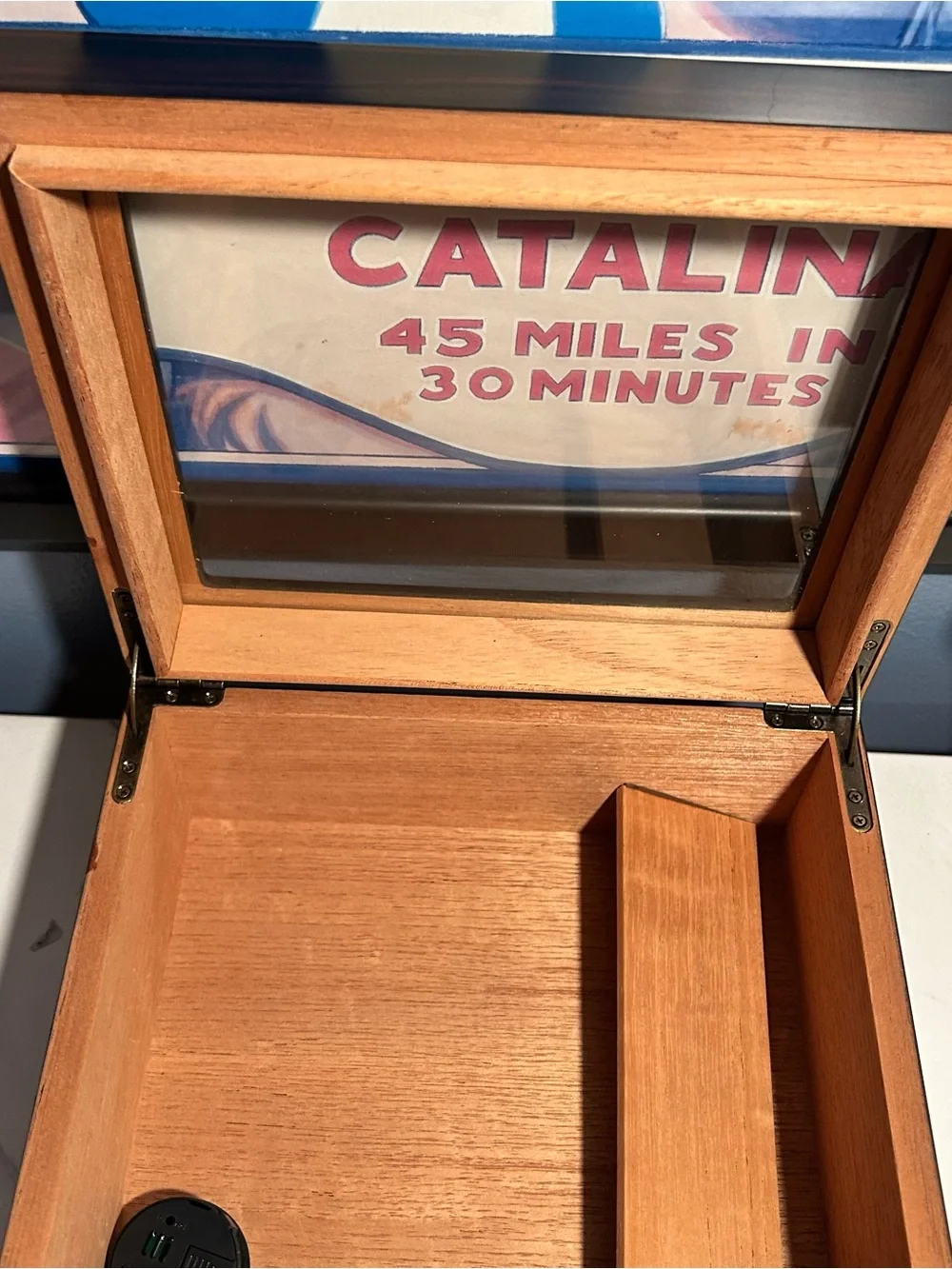 Quality importers Wood Desktop Cigar Humidor with Glass Top Hygrometer